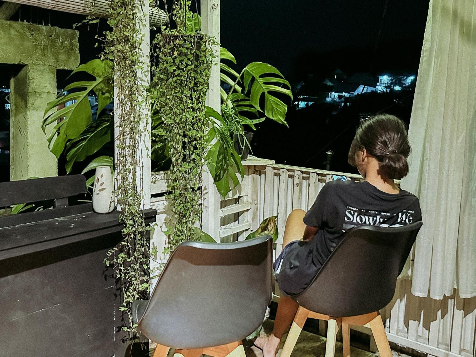Auberge de jeunesse De Nata à Labuan Bajo Extérieur photo