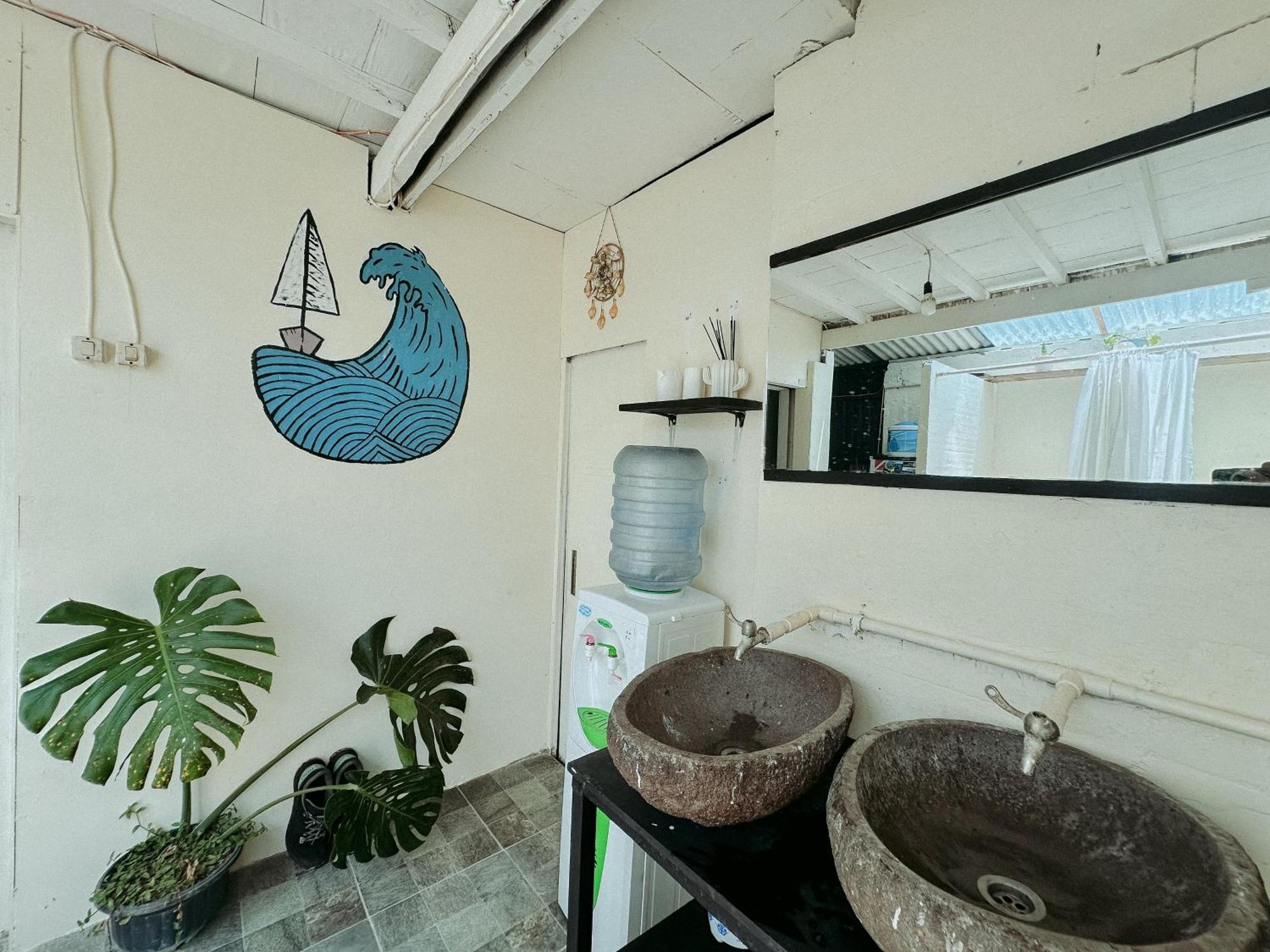 Auberge de jeunesse De Nata à Labuan Bajo Extérieur photo